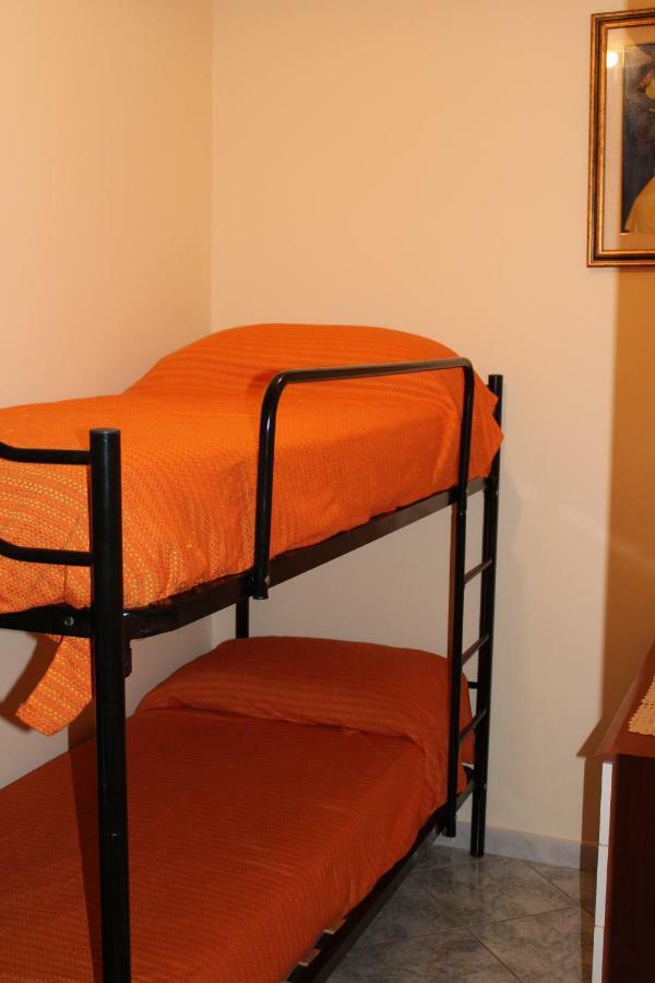 Il Normanno B&B Mileto Luaran gambar